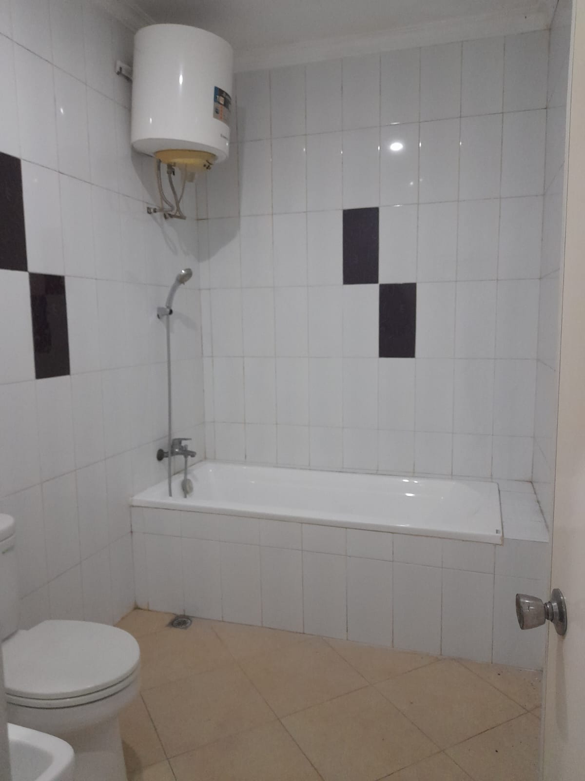 Rumah Disewakan Di Meadow Green Lippo Cikarang